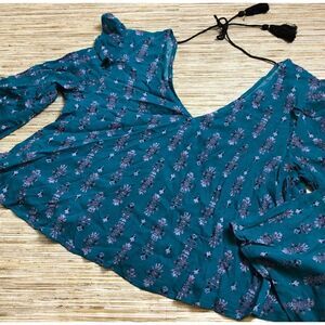 A-86 BP by Nordstrom floral bell sleeve top GREEN size XS